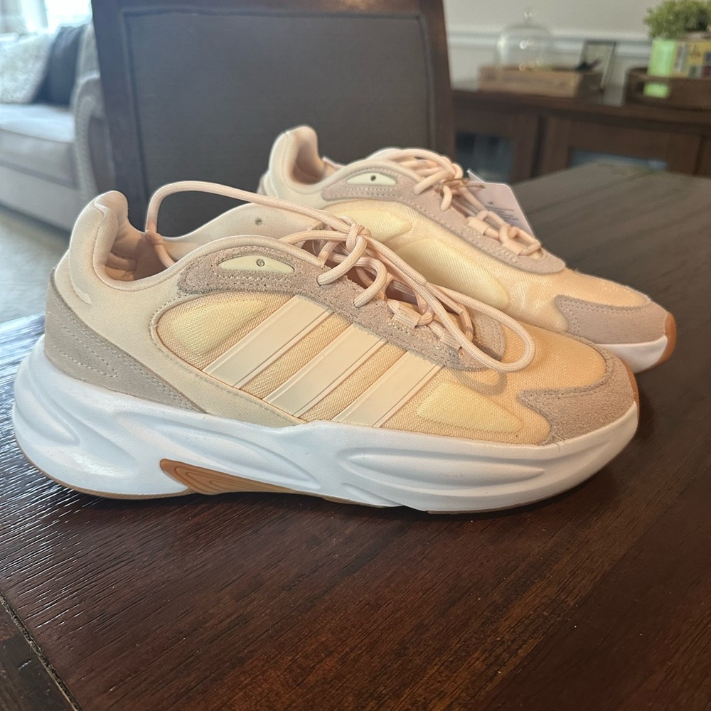 Adidas Women's Ozelle Running Shoes sz 8.5